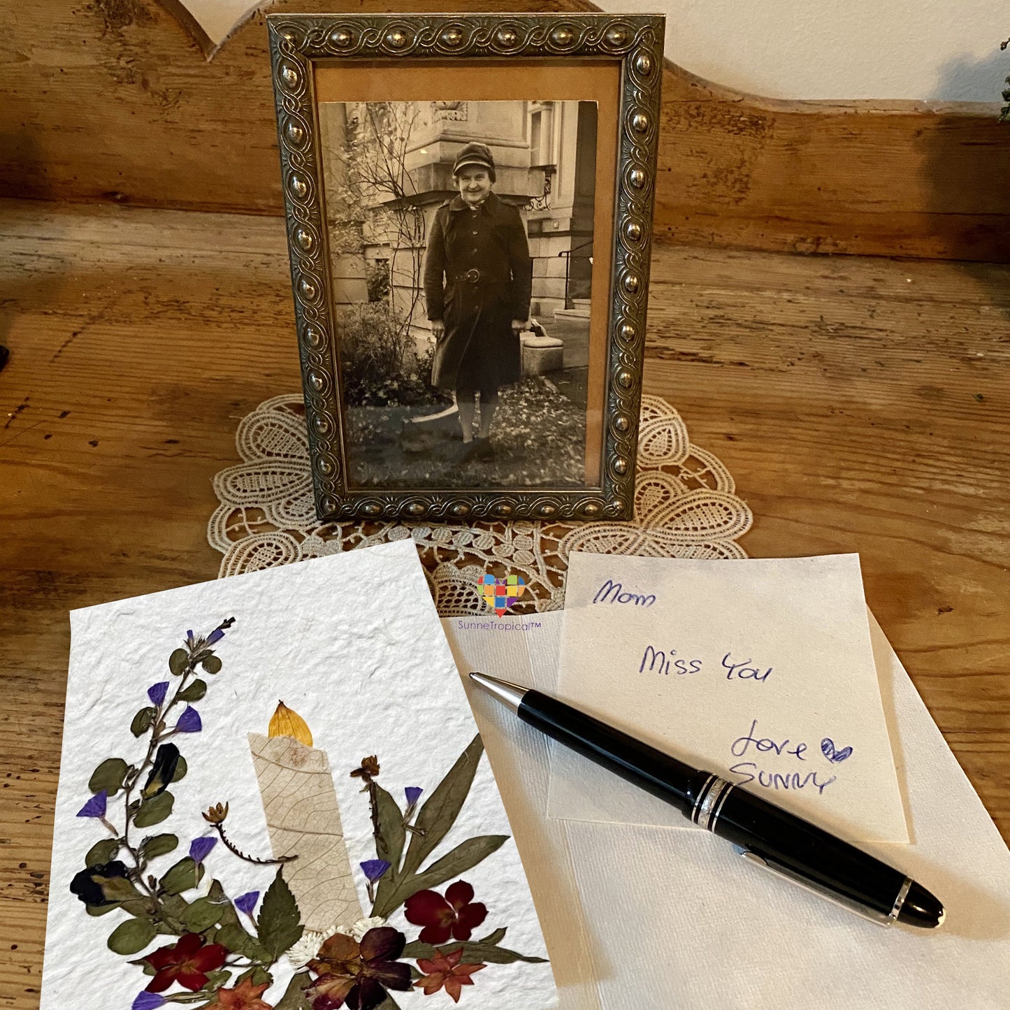 Handmade Cards 5x7 inch Real Dried Flowers Random Pack (3 Candles Flowers)