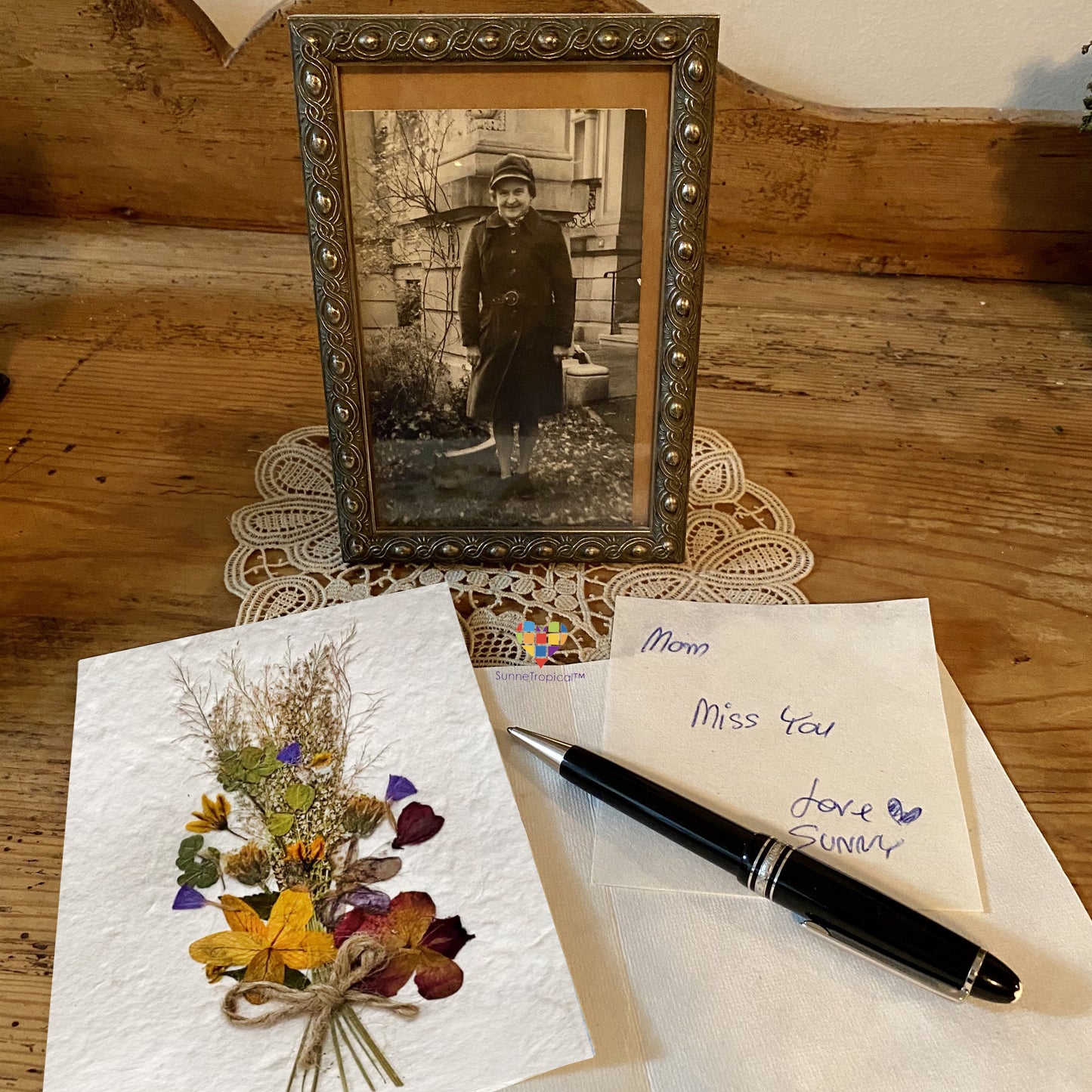 Handmade Cards 5x7 inch Real Dried Flowers Random Pack (3 BOUQUET Flowers)